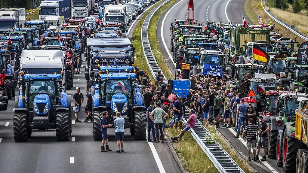 4047ae386833b9cc79b9ea0f2c0a32dd