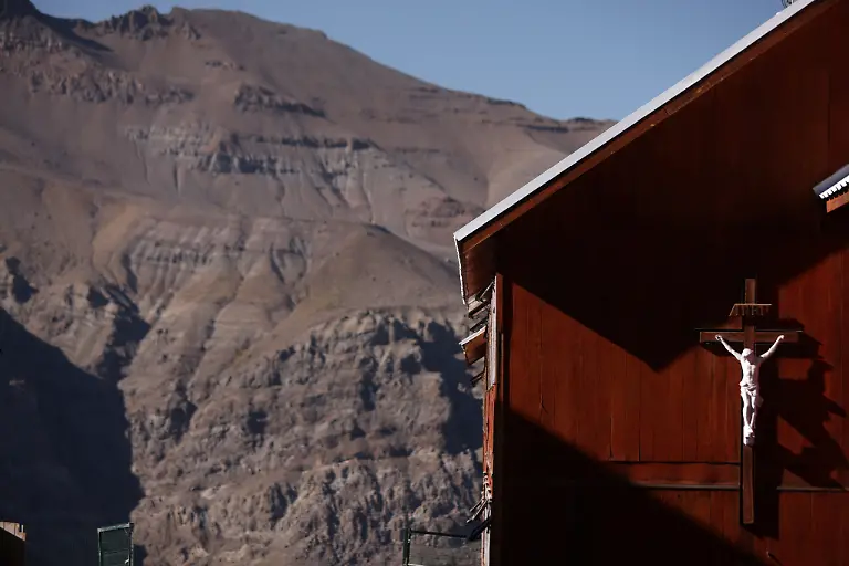 2022-04-18T000000Z-505961092-RC2PPT9URPXR-RTRMADP-3-CLIMATE-CHANGE-CHILE-DROUGHT