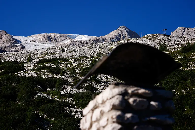 2022-07-06T064506Z-328101700-RC266V9TOFOH-RTRMADP-3-ITALY-MOUNTAIN-ICE-COLLAPSE