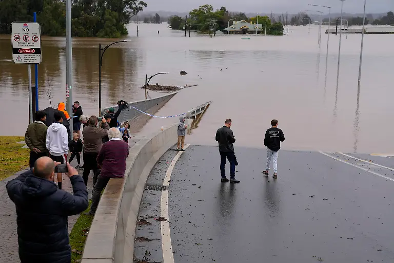 0081e3400d4844d06ceb4c0b321c8382