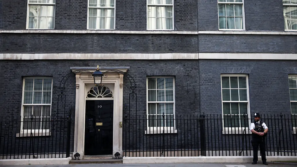 2022-07-05T190731Z-726446645-RC2V5V9CWUZK-RTRMADP-3-BRITAIN-POLITICS