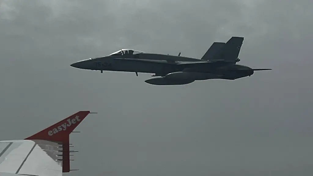 2022-07-04T124358Z-1160246071-RC205V99X5Y8-RTRMADP-3-SPAIN-FLIGHT-MILITARY