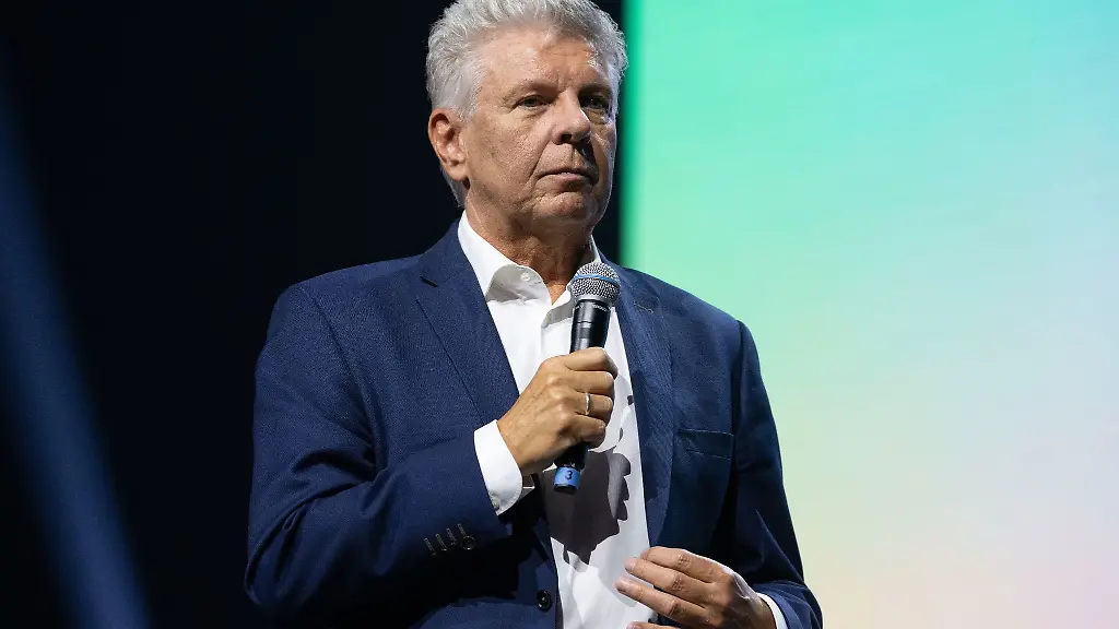 Muenchens-Oberbuergermeister-Dieter-Reiter-spricht-in-Muenchen