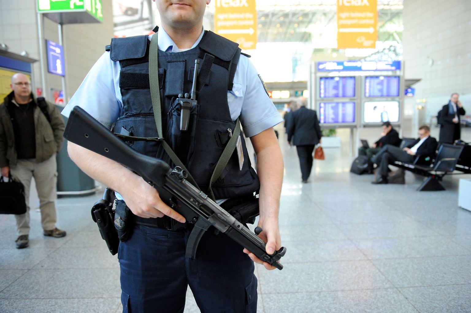 Der Anschlag auf US-Soldaten am Frankfurter Flughafen hat offenbar einen terroristischen Hintergrund.