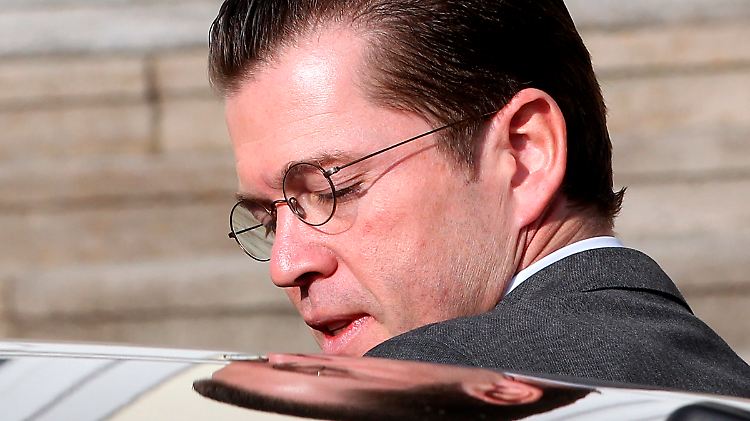 Guttenberg wird sich Fragen der Staatsanwaltschaft stellen müssen.