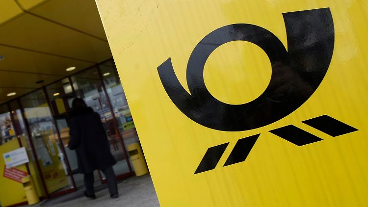 Ein langer Weg führt von Posthorn bis zum Online-Handel: Das stilisierte Blasinstrument führt die Post im Logo.