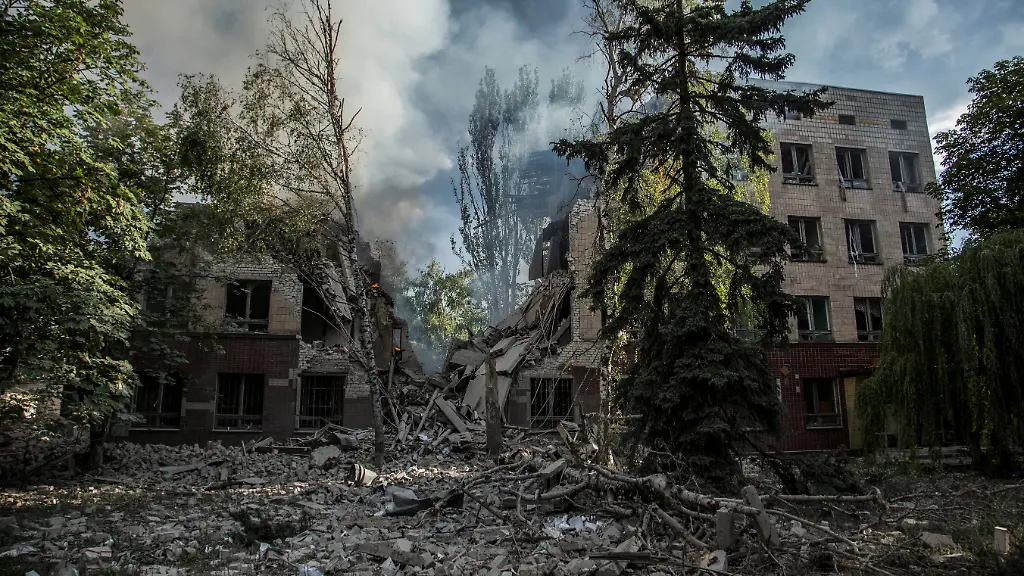 2022-06-27T082833Z-407255465-RC2UTU9QFR26-RTRMADP-3-UKRAINE-CRISIS-LYSYCHANSK-CIVILIANS