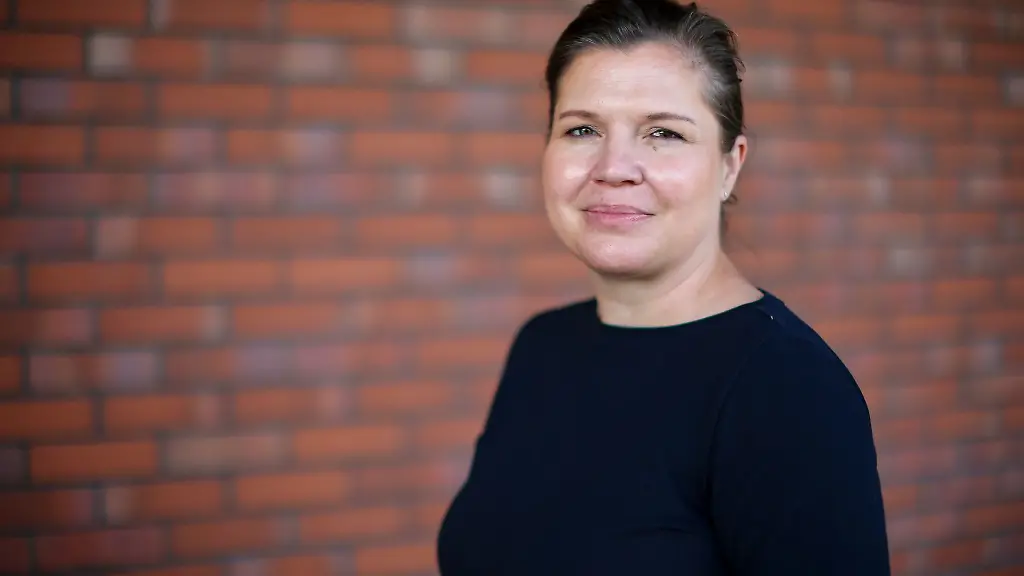 Franziska-Weidinger-bei-einem-Besuch-der-Jugendanstalt-JA-Rassnitz