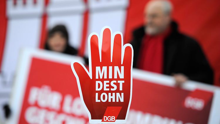 Der DGB sieht im Mindestlohn ein wichtiges Mittel gegen Leiharbeit.