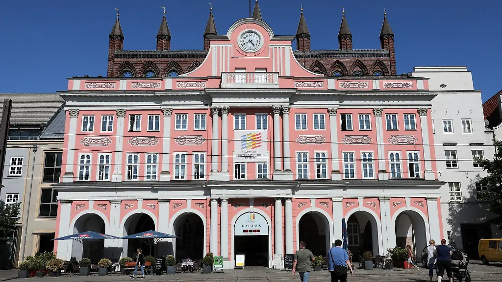 Das-Rathaus-am-Neuen-Markt