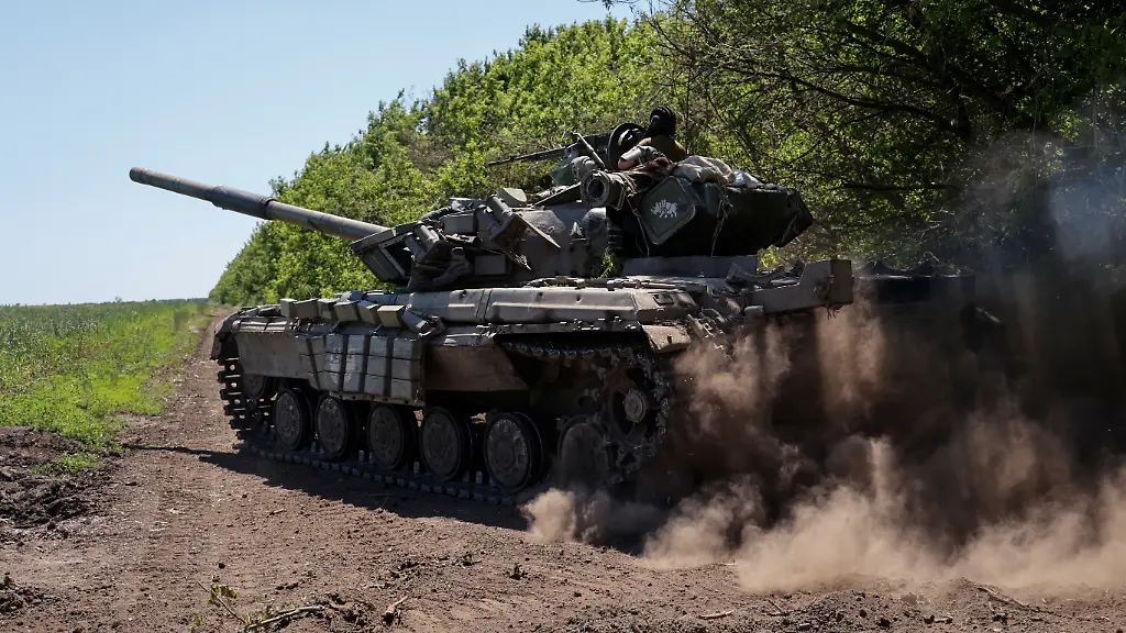 2022-06-12T111331Z-1846012264-RC2OPU9APMAU-RTRMADP-3-UKRAINE-CRISIS-DONBAS