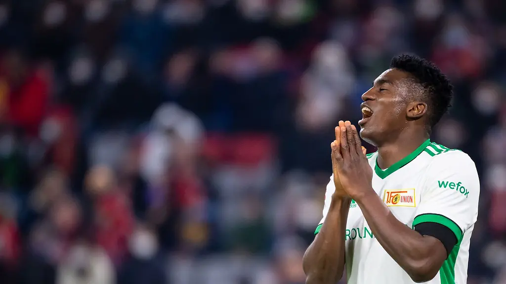 Taiwo-Awoniyi-von-Union-gestikuliert-auf-dem-Platz