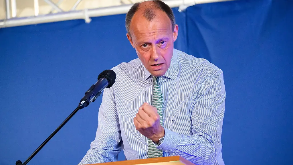 Friedrich-Merz-CDU-Bundesvorsitzender-spricht-auf-dem-Landesparteitag-der-CDU-Hamburg