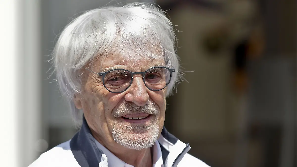 Der-fruehere-Formel-1-Chef-das-Fehlen-von-Vater-Michael-an-der-Seite-des-Rennfahrers