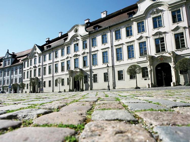 Lohnt einen Abstecher: Am Residenzplatz von Eichstätt kann man das Rad für einen Bummel durch die Stadt stehen lassen.