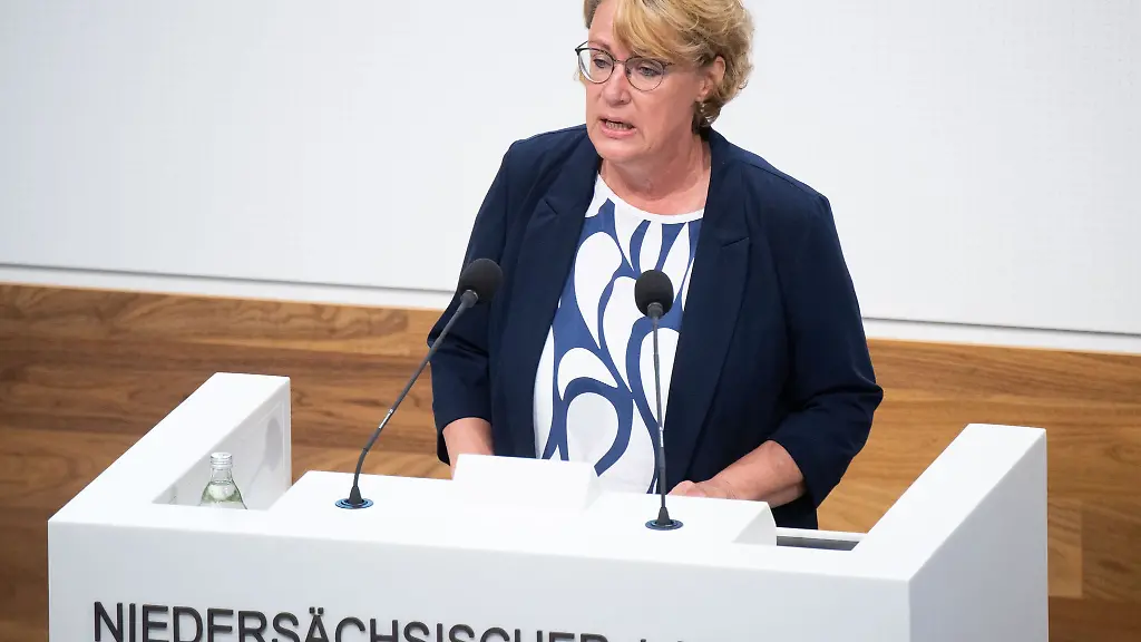 Barbara-Otte-Kinast-CDU-spricht