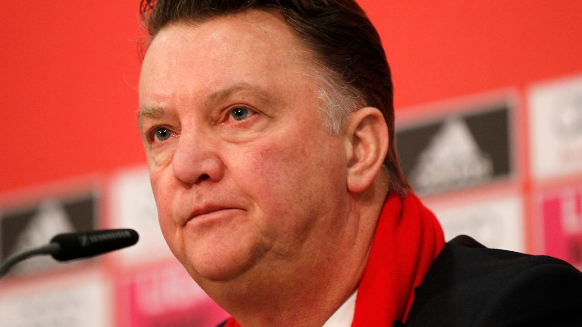 "Das weiß ich auch, dass dann Fragen gestellt werden, wenn man zweimal hintereinander so wichtige Spiele verliert": Louis van Gaal.