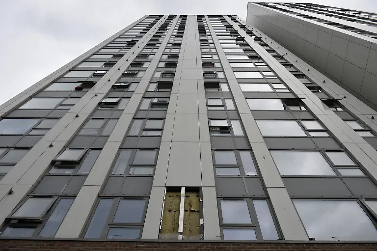 2017-06-22T141151Z-580581012-RC15DBBCB160-RTRMADP-3-BRITAIN-FIRE-CLADDING