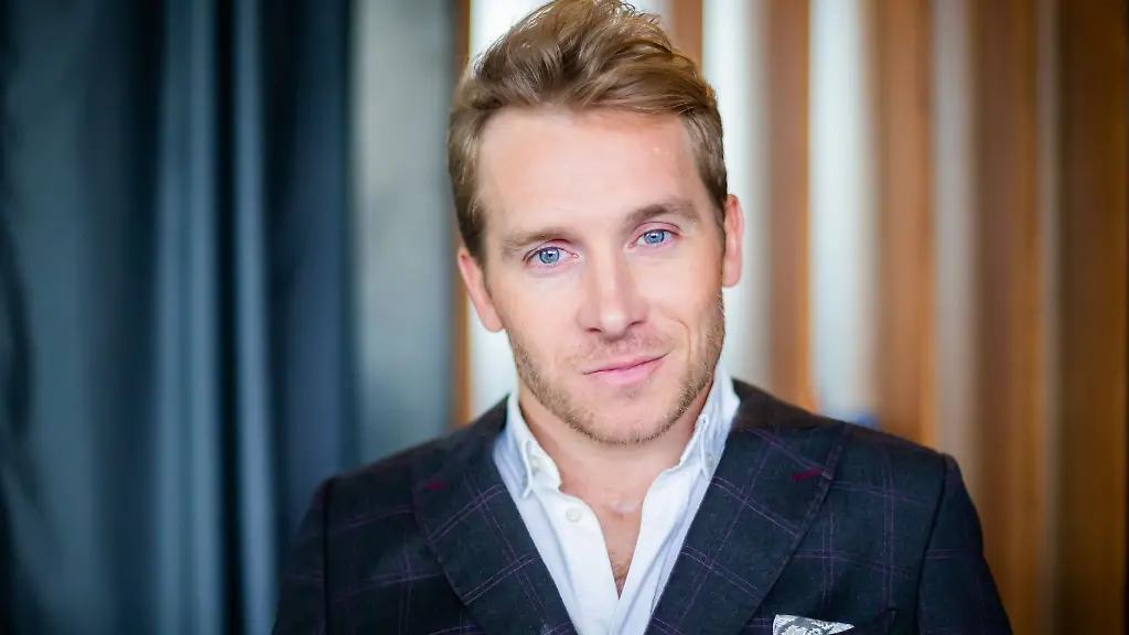 Schauspieler-und-Autor-Samuel-Koch-plant-eine-Show-mit-Poesie-Humor-und-Zirkusdramaturgie