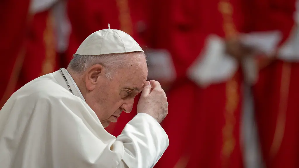 2022-06-05T135607Z-872371671-RC2LLU94PFTV-RTRMADP-3-POPE-MASS