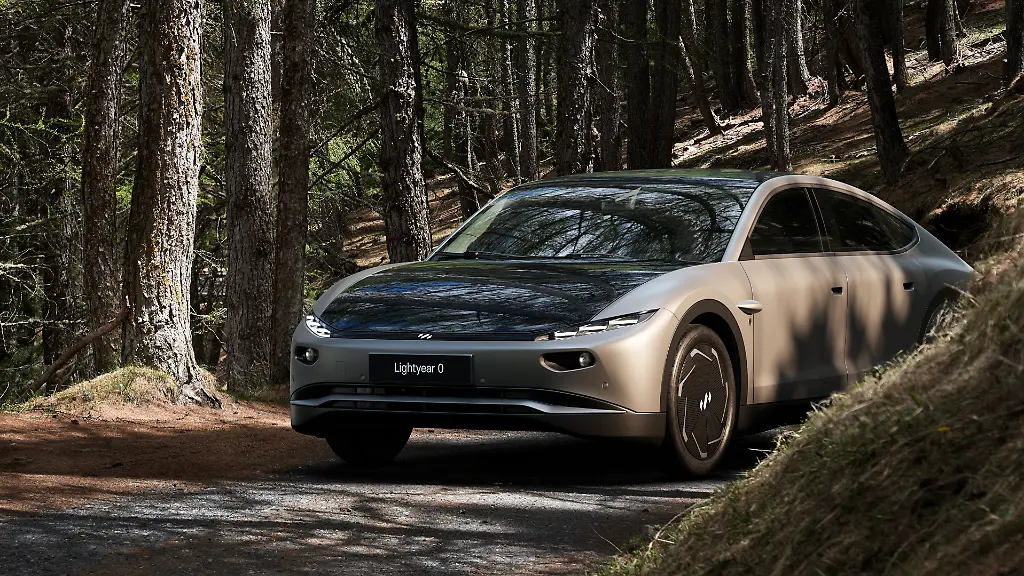 Lightyear-0-Sand-Forrest-close-4K