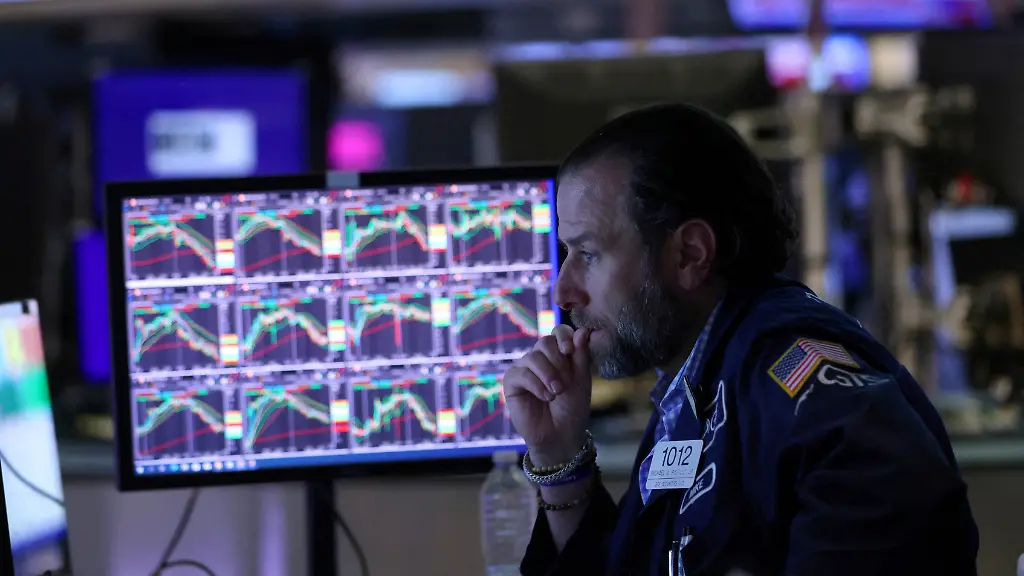 2022-05-26T133719Z-309553087-RC2W9U9CX6R4-RTRMADP-3-USA-ECONOMY