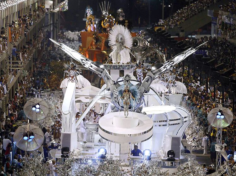Tänzer der Sambaschule "Samba Portela" im Sambadrome in Rio de Janeiro (Archivfoto vom 15. Februar 2010
