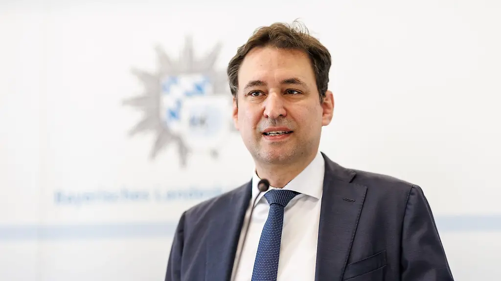 Georg-Eisenreich-CSU-Justizminister-von-Bayern-spricht
