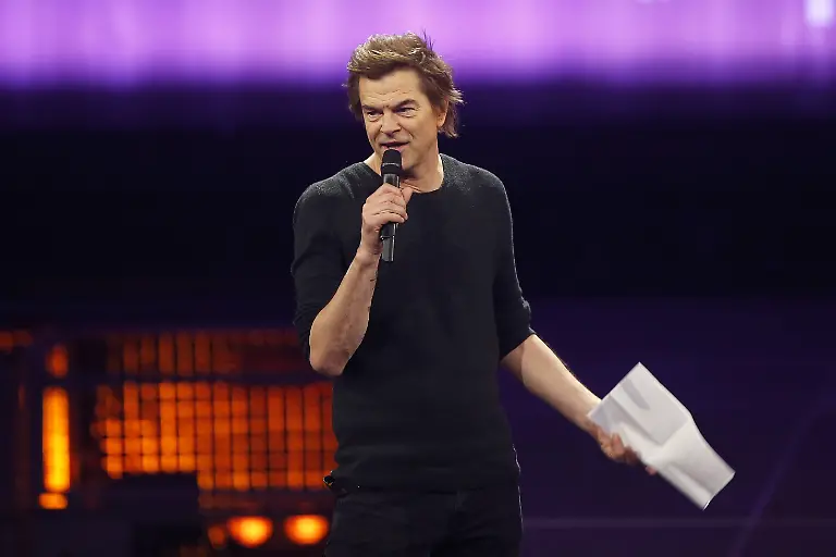 2018-04-12T184406Z-1216100434-UP1EE4C1G1IO2-RTRMADP-3-GERMANY-AWARDS-ECHO