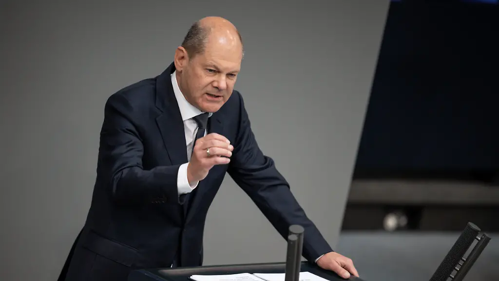 Bundeskanzler-Olaf-Scholz-bei-der-Generaldebatte-im-Bundestag