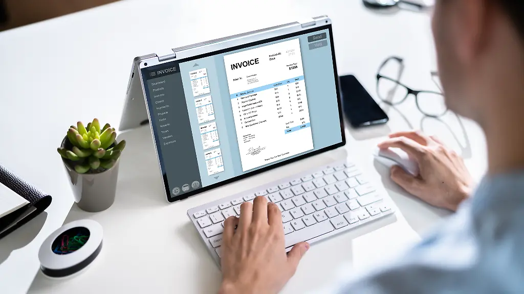 Bei-einem-Convertible-laesst-sich-die-Tastatur-andocken-oder-umklappen-um-zwischen-Laptop-und-Tablet-zu-wechseln