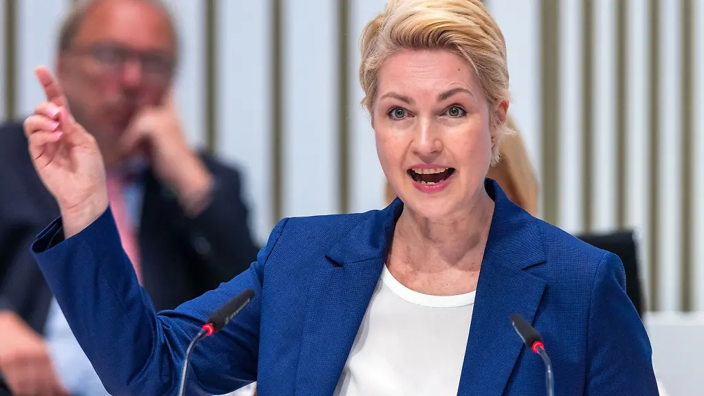 Manuela-Schwesig-die-Ministerpraesidentin-von-Mecklenburg-Vorpommern