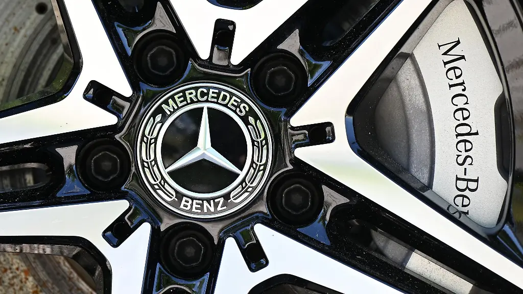 Das-Logo-von-Mercedes-Benz