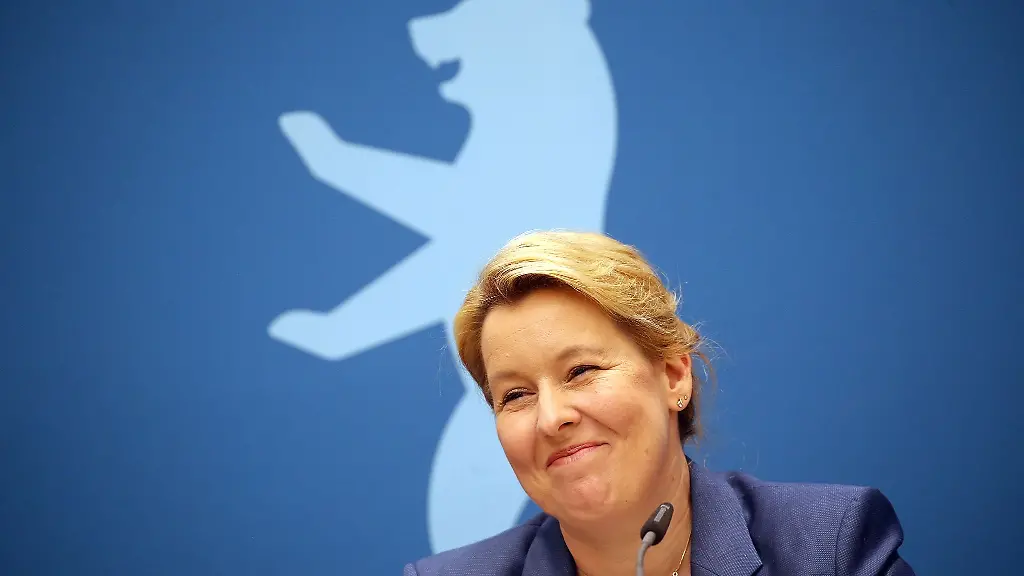 Franziska-Giffey-beide-SPD-Regierende-Buergermeisterin-spricht-zur-Presse