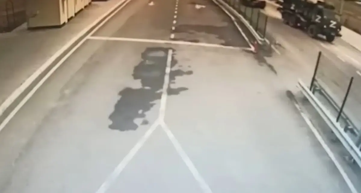 2-Russen-passieren-Grenze-zur-Krim