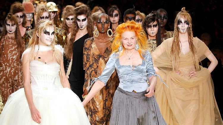 Westwood präsentiert natürlich auch wieder ein Brautkleid (l).