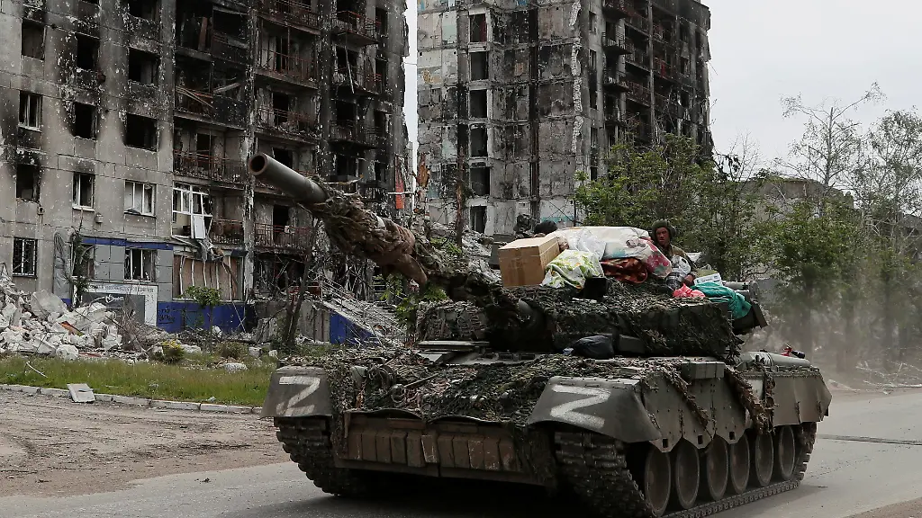 2022-05-26T211857Z-1259422124-RC23FU9TL87B-RTRMADP-3-UKRAINE-CRISIS-LUHANSK-POPASNA