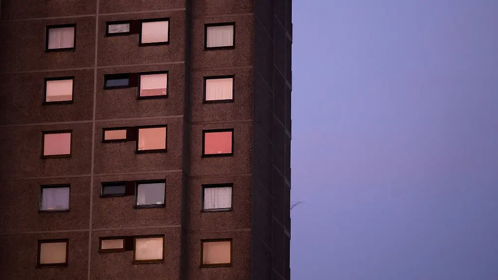 Blick-auf-ein-Mehrfamilienhaus-in-der-Region-Hannover