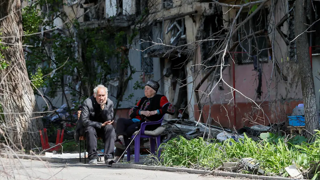 2022-05-20T215754Z-1056505772-RC20BU9V0G3M-RTRMADP-3-UKRAINE-CRISIS-MARIUPOL