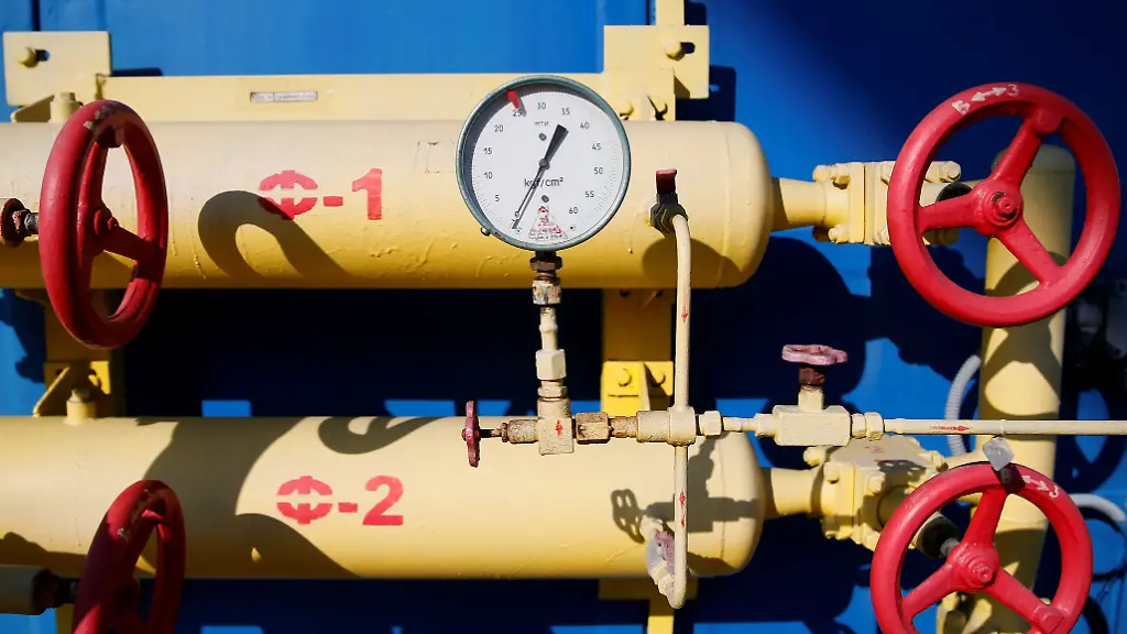 2022-04-22T103358Z-1121213435-RC29ST91WK4L-RTRMADP-3-UKRAINE-CRISIS-RUSSIA-GAS