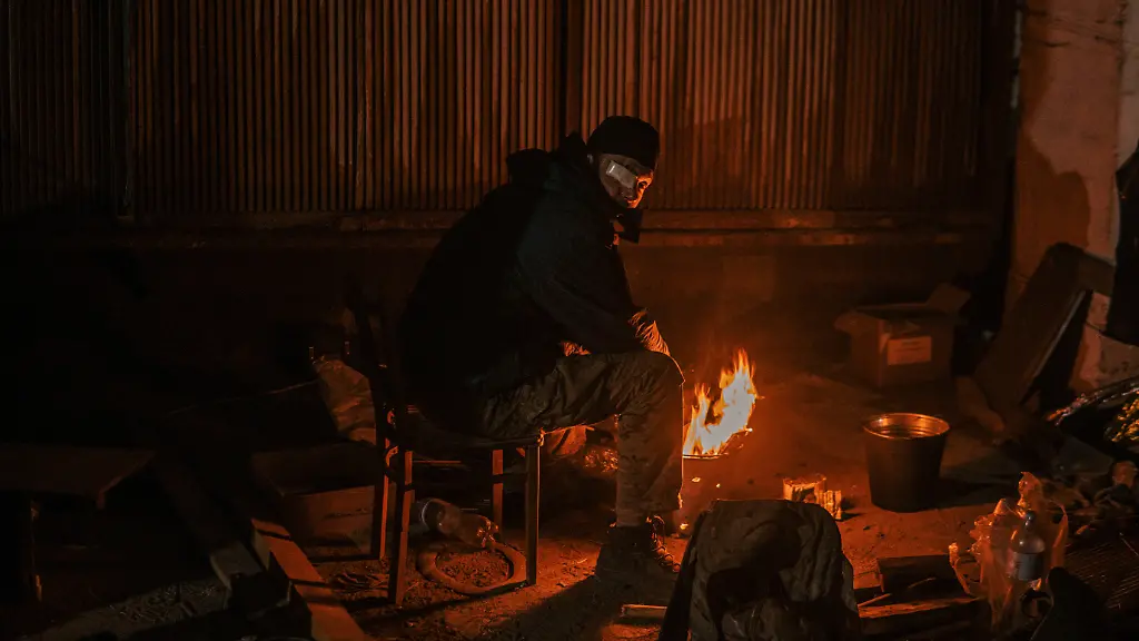 2022-05-20T120428Z-1727254252-RC2C2U9G8CQ4-RTRMADP-3-UKRAINE-CRISIS-AZOVSTAL-SERVICEMEN