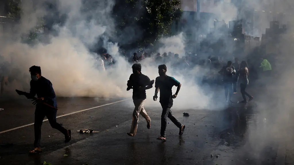 2022-05-19T165214Z-1939692290-RC2BAU9M8WEH-RTRMADP-3-SRI-LANKA-CRISIS