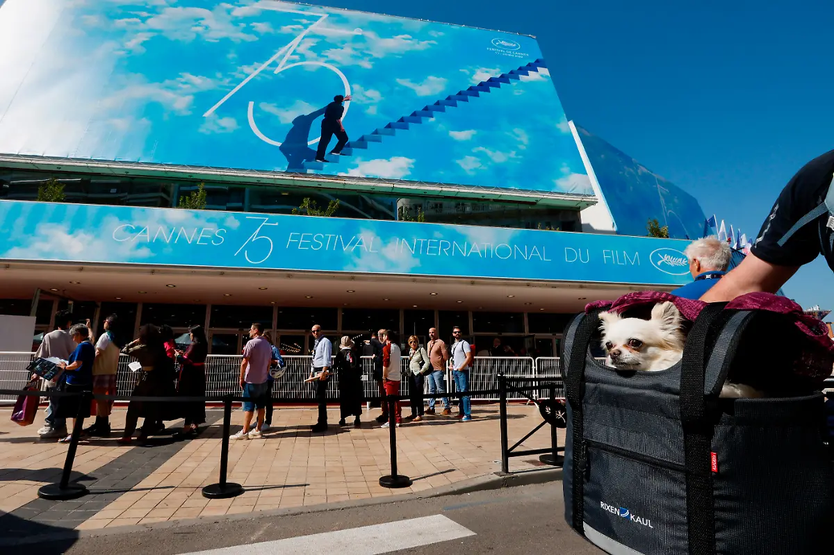 2022-05-17T093858Z-473368822-UP1EI5H0QSVOP-RTRMADP-3-FILMFESTIVAL-CANNES