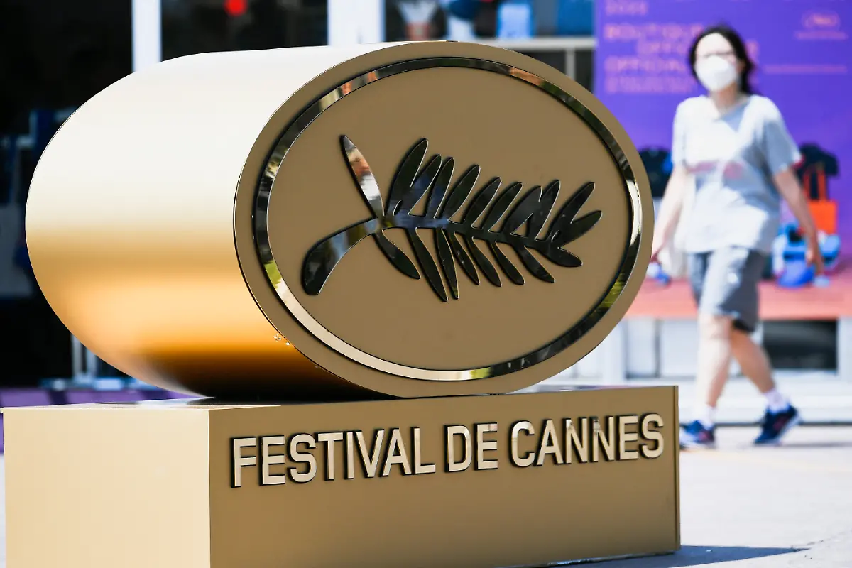 2022-05-17T115658Z-231060626-UP1EI5H0X6WQZ-RTRMADP-3-FILMFESTIVAL-CANNES