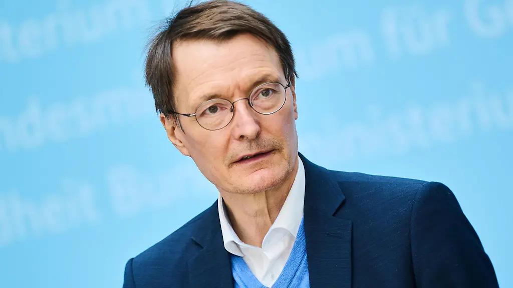 Karl-Lauterbach-SPD-Bundesminister-fuer-Gesundheit-spricht