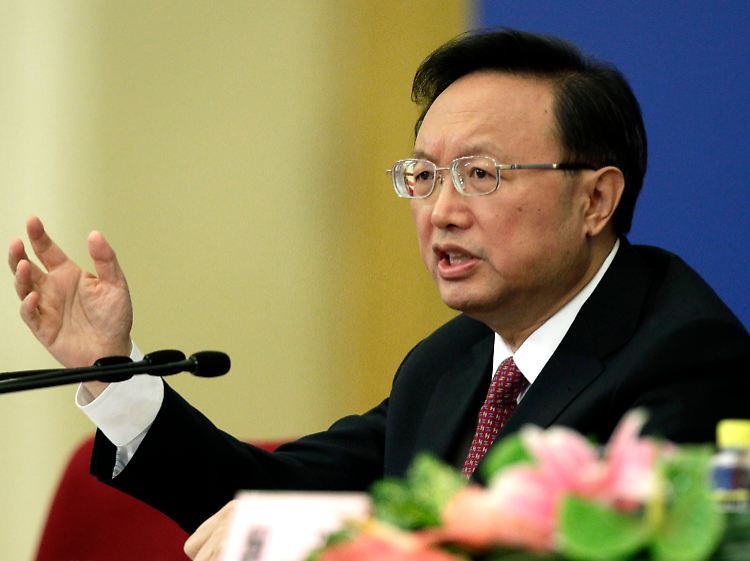 Außenminister Yang Jiechi bestreitet, dass ausländische Journalisten in Peking verprügelt wurden.