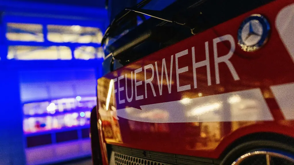 Ein-Einsatzfahrzeug-der-Feuerwehr
