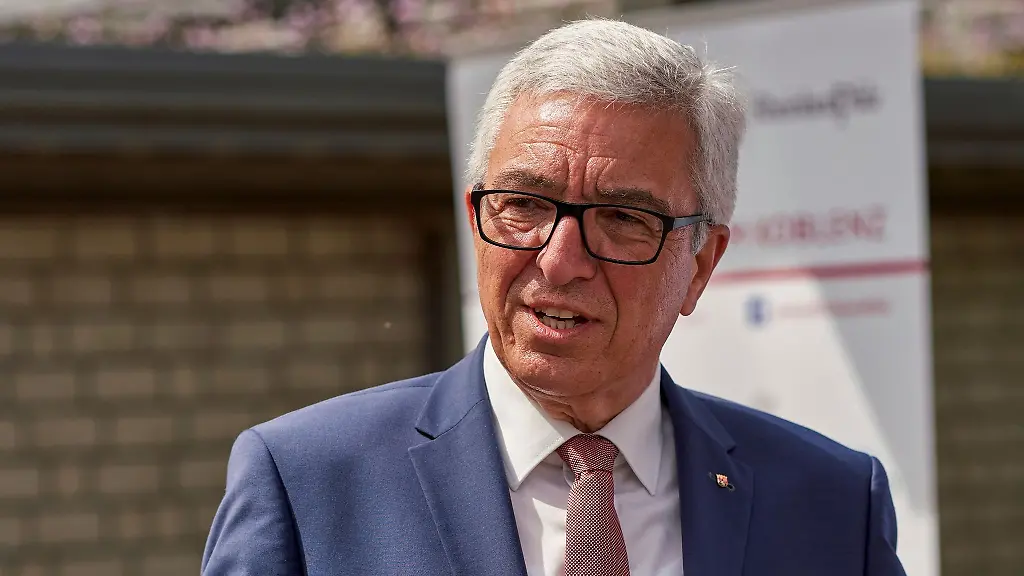 Der-rheinland-pfaelzische-Innenminister-Roger-Lewentz-SPD