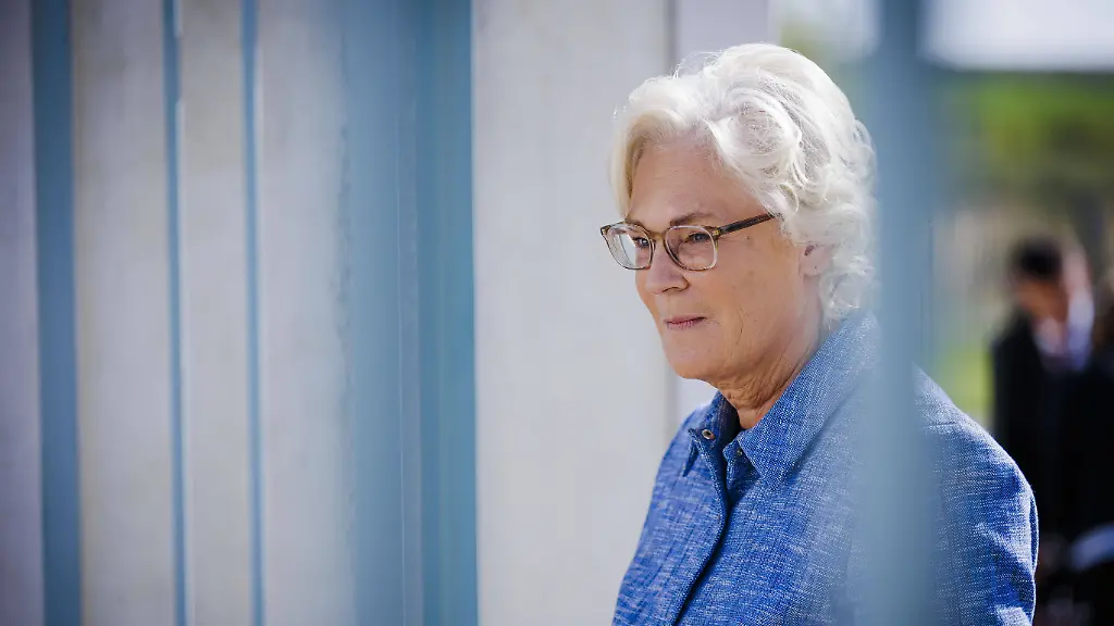 c73ad32b13f952c1a4cf486331bac815