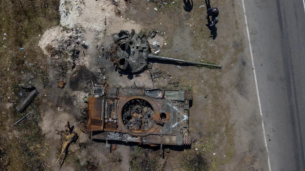 2022-05-06T211454Z-711183463-RC2O1U9261EF-RTRMADP-3-UKRAINE-CRISIS